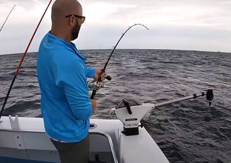 What gear should I have for saltwater fishing? (Size rod and reel, lures,  line, leader, weights) Gulf of Mexico, surf and pier : r/saltwaterfishing